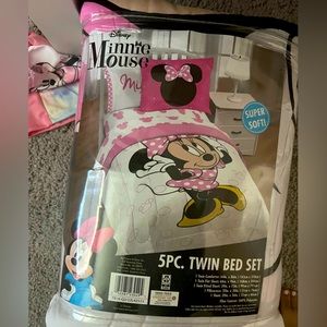 5 piece Minnie bed set